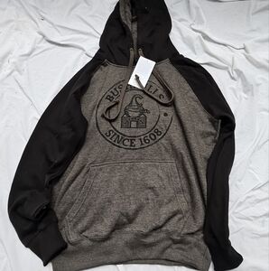 Bushmills Irish Whiskey Hoodie Size M  NWT
